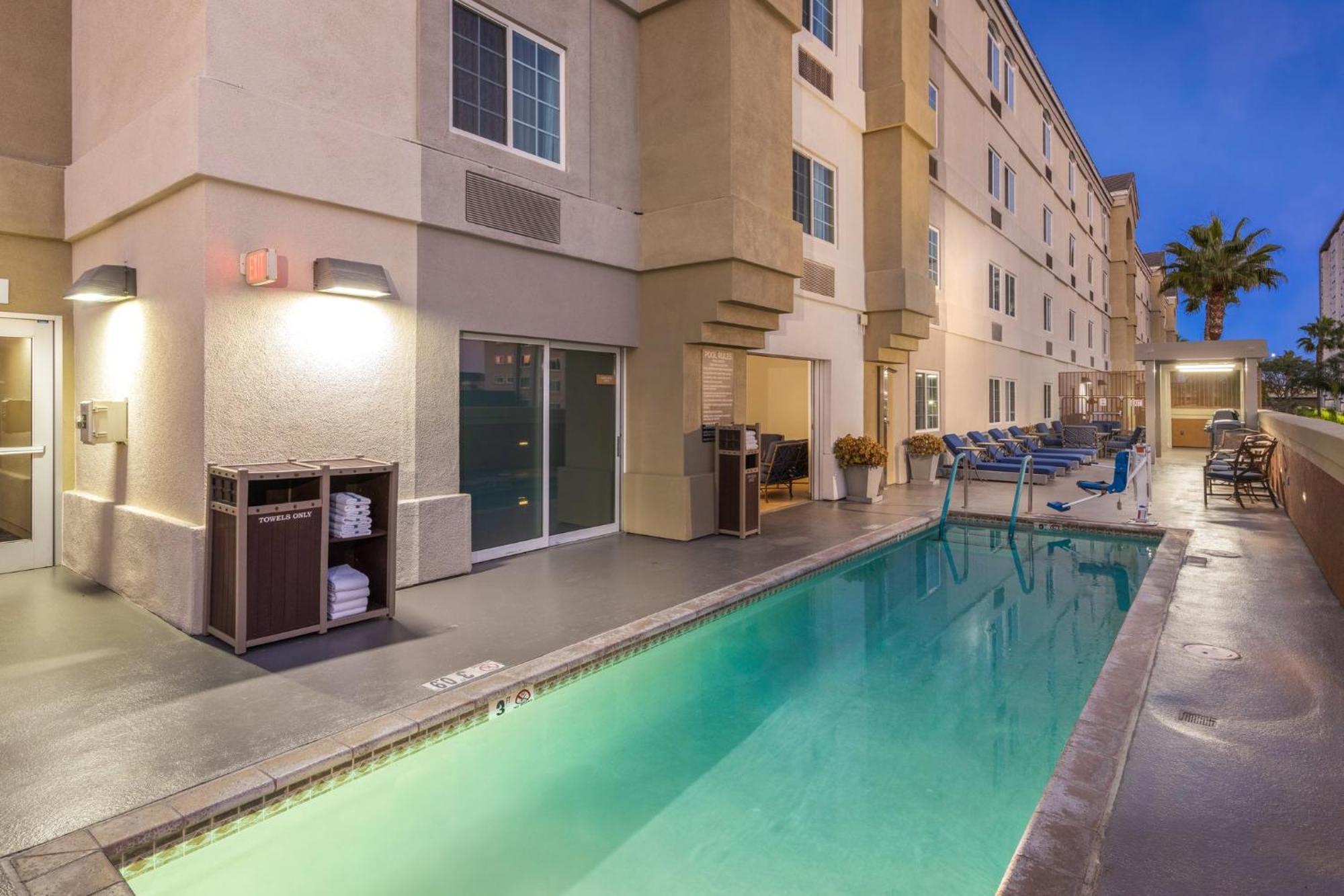 Candlewood Suites Anaheim - Resort Area By Ihg Exterior foto
